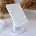 Дзеркало для макіяжу Magic Makeup Mirror з 22 LED-підсвічуванням